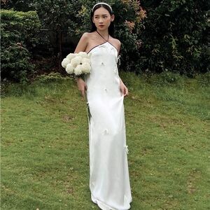 Devons Studio Vietnamese brand White Halter Dress